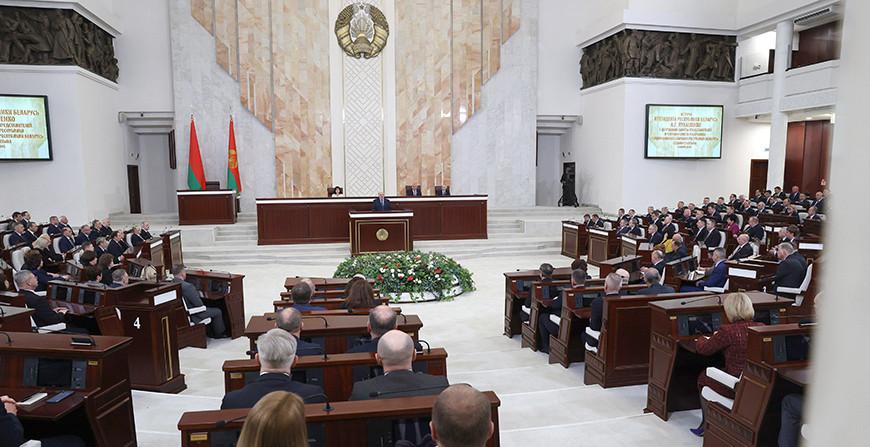 Александр Лукашенко об уходящем составе парламента: продемонстрировали надежность и преданность народу