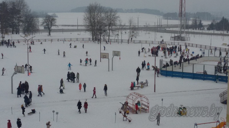 На катках и ледовых хоккейных коробках Гродненщины жизнь кипит и в будни, и в выходные (ДОПОЛНЕНО)