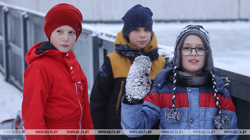 В Гродно приступили к заливке ледовых катков
