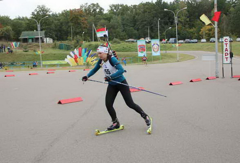 В спортивно-биатлонном комплексе в деревне Селец проходят соревнования по летнему биатлону