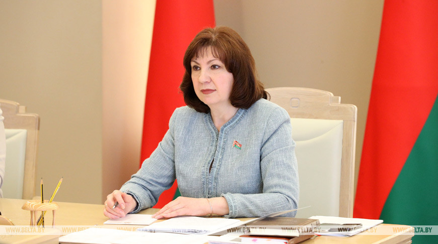 Наталья Кочанова и директора школ онлайн обсудили дистанционное обучение и другие актуальные вопросы образования