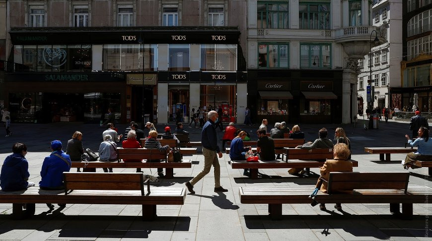 Европа смягчает коронавирусный карантин