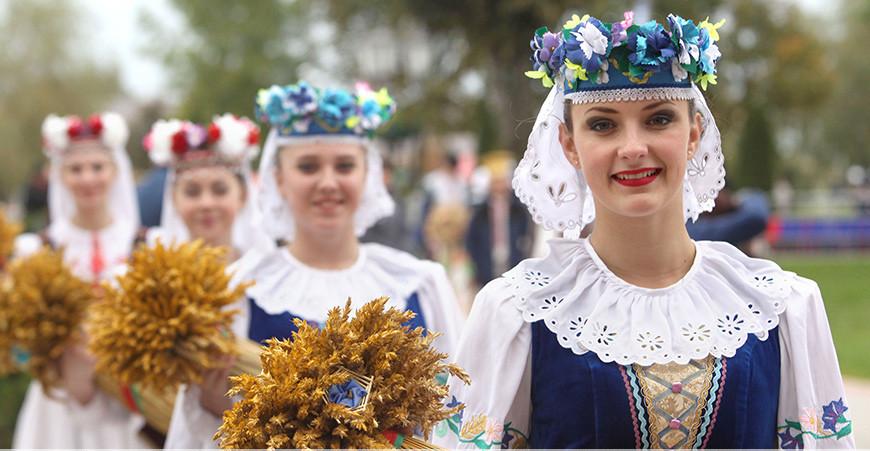 Александр Лукашенко поздравил Брестскую область с "Дажынкамi"