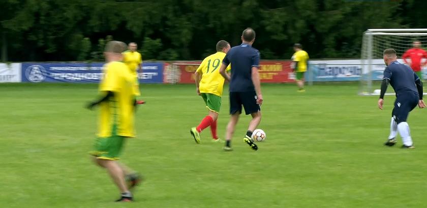 В Гродно состоялся дружественный матч по футболу между командами мэра города и Тенгиза Думбадзе