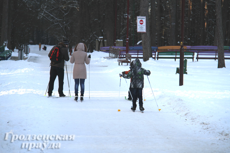 В Гродно активно заливаются катки