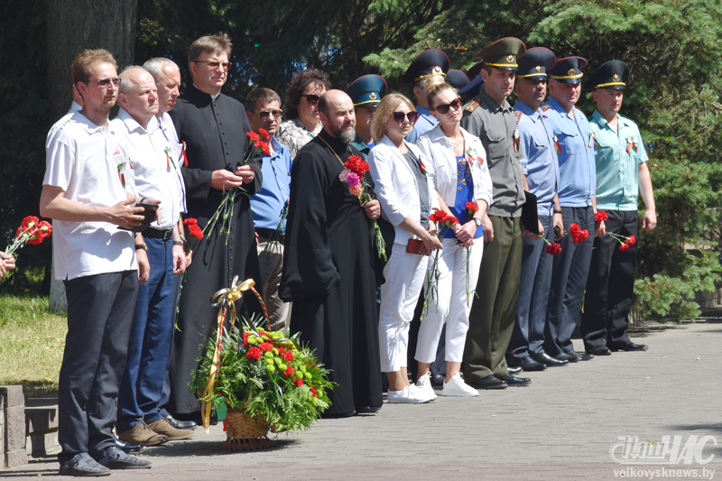 Всебелорусская минута молчания и возложение цветов прошли во всех районах области