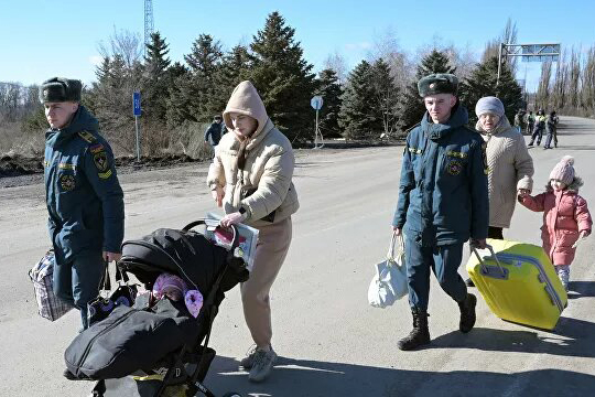 Число эвакуированных в Россию жителей Донбасса превысило 166 тысяч