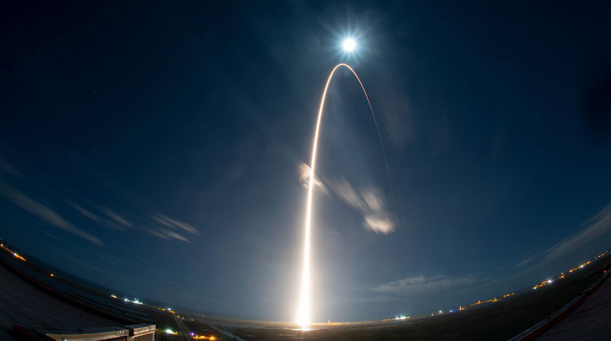 Зонд Solar Orbiter сблизится с Землей в ноябре 2021 года. Представляет ли он опасность? 