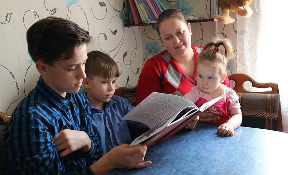 Более 13,5 тыс. многодетных семей открыли депозитные счета по новой программе "Семейный капитал"
