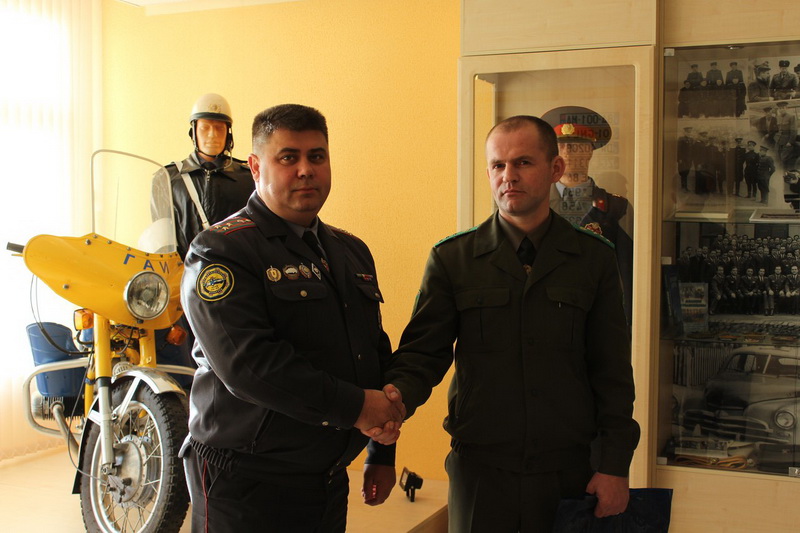 Гродненская ГАИ поблагодарила пограничника за помощь в задержании нарушителя