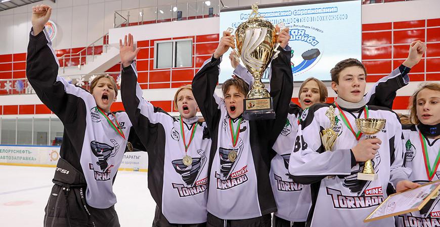 Столичный "Торнадо" выиграл "Золотую шайбу" в старшей возрастной группе дивизиона А