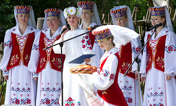 25 мая на Августовском канале пройдет праздник народного творчества (Программа праздника)