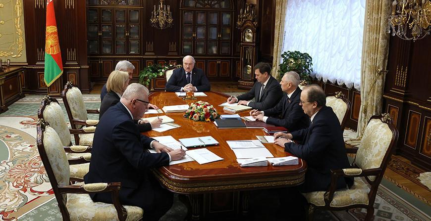Будущее ЕАЭС, высокая явка, апгрейд парламента и футбольные страсти. Подробности недели Президента