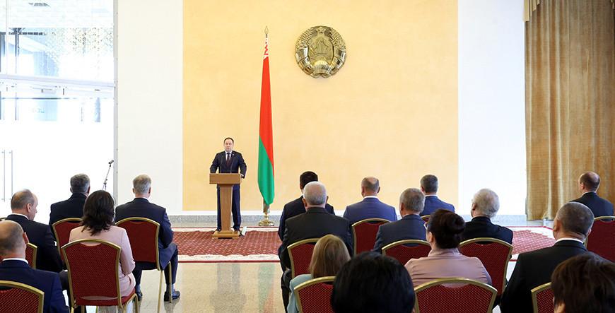 "Ваш труд виден и важен для государства". Премьер-министр вручил государственные награды