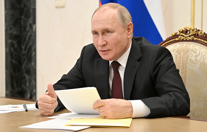 Владимир Путин принял решение о проведении операции по денацификации и демилитаризации Украины