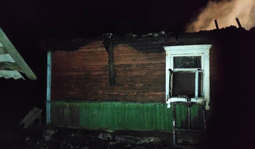 В Слонимском районе после транспортировки газового баллона загорелся дом