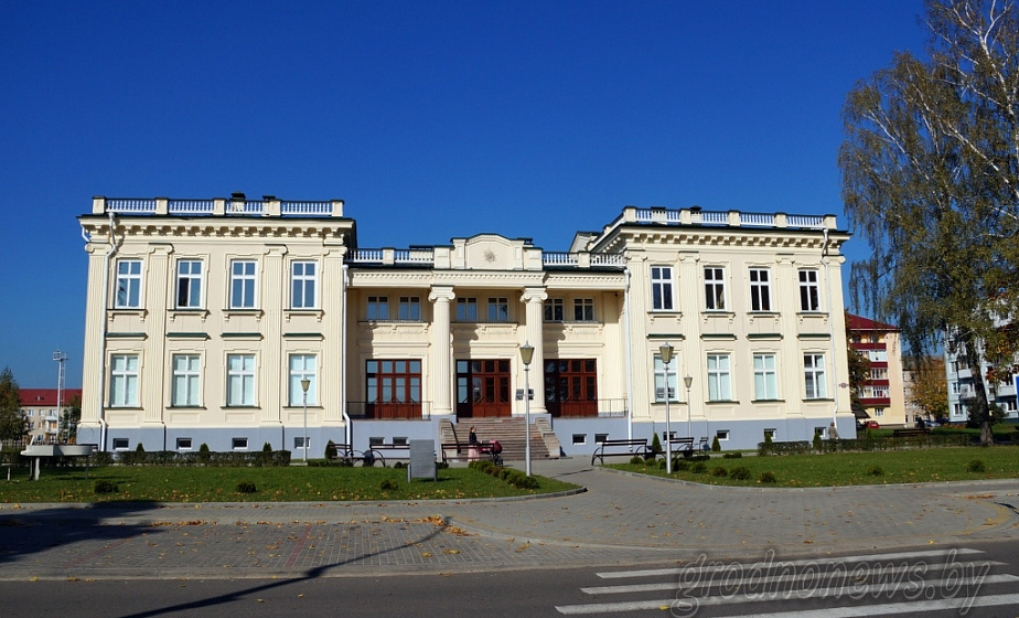 Государство заботится о всестороннем творческом развитии подрастающего поколения