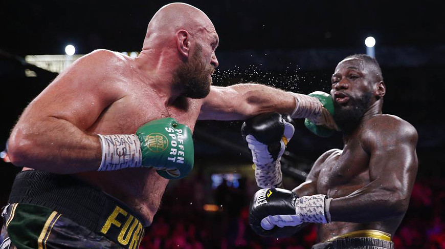 Британский боксер Тайсон Фьюри защитил титул чемпиона мира по версии WBC