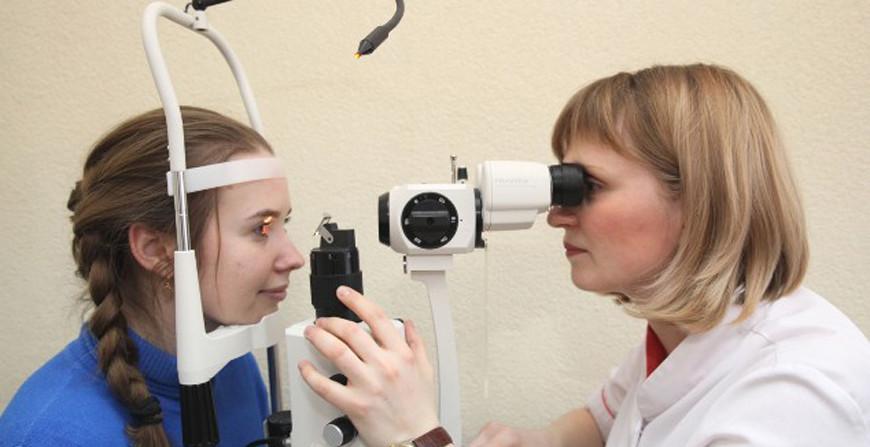 По итогам диспансеризации и в месяц рождения. Где и когда школьнику оформить медсправку к началу учебного года