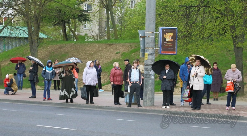 Куда с остановки общественного транспорта уехала крыша?