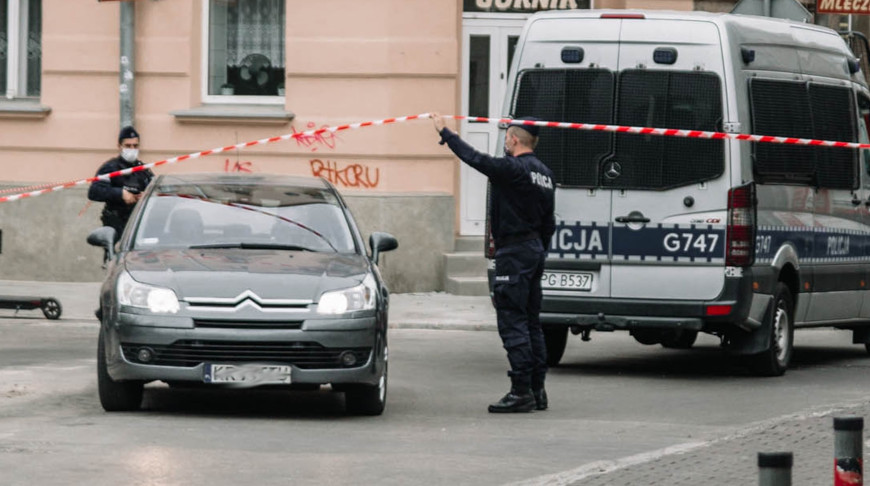 В Варшаве сообщили о минировании двух избирательных участков, на место ЧП прибыли саперы