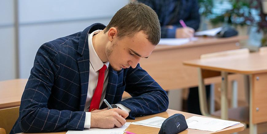 Выпускные централизованные экзамены планируется провести 14 и 21 мая