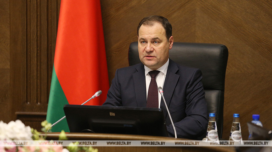 Роман Головченко: зарплаты бюджетников выросли почти на 14%, в здравоохранении - на 22%