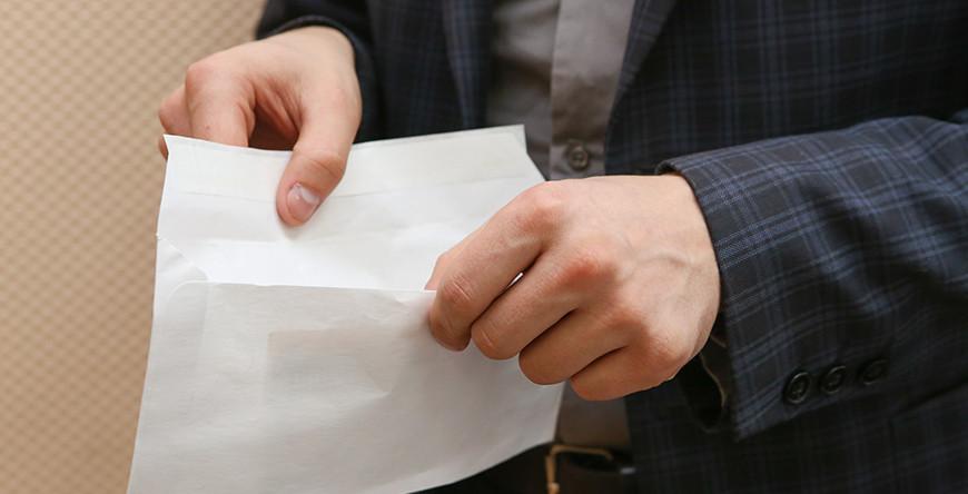 КГК: служба такси в Гродно выплачивала зарплату в конверте