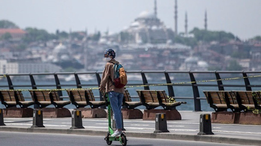 Турция усиливает карантин и вводит ряд запретов