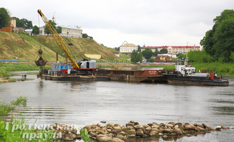 Зачем берут песок со дна Немана и выгружают у Коложи?