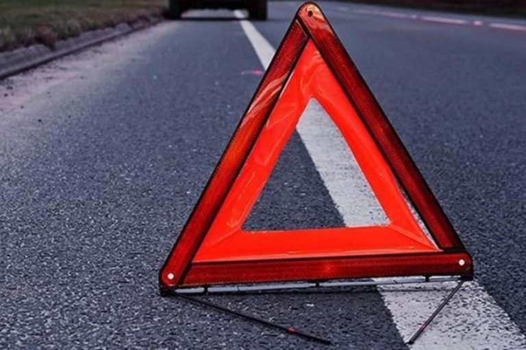 В Гродно на проспекте Клецкова повредили «Порше Каенн». ГАИ разыскивает очевидцев 