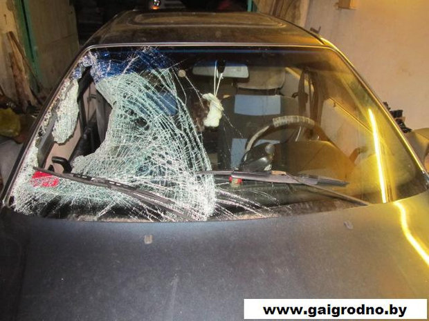 В Щучине пьяный водитель наехал на мать и дочь и скрылся с места ДТП