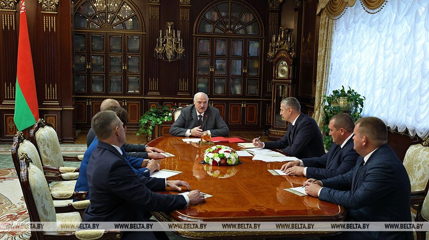 Александр Лукашенко назначил помощников Президента по двум областям и Минску