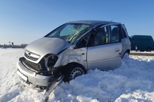 В районе Волковыска Opel Meriva столкнулся с дизель-поездом