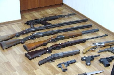 Житель деревни Поречье сдал в милицию целый арсенал