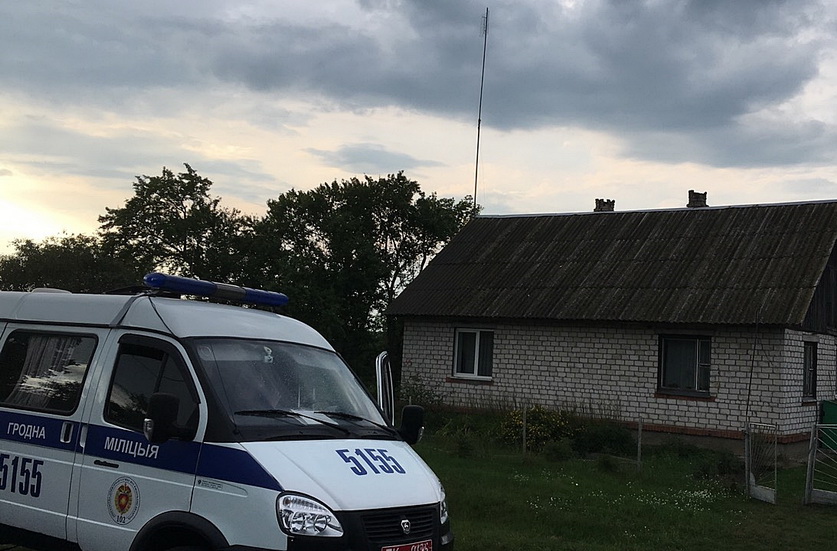 В Гродненском районе задержали подозреваемого в убийстве 61-летней женщины: мужчина прятался в лесу  