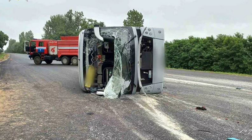 Под Барановичами пассажирский автобус попал в ДТП - пострадали 11 человек