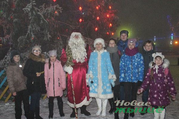 «Новогодние огни» в Новогрудке. Праздничная программа собрала новогрудчан около главной елки