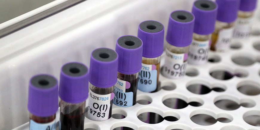 Франция установила антирекорд по числу заразившихся коронавирусом за сутки