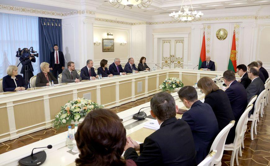 Александр Лукашенко: вступительная кампания в вузы не должна быть лотереей