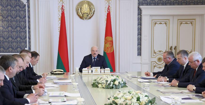 За сахар идет "война". Александр Лукашенко поручил вырастить в Беларуси 5 млн т сахарной свеклы