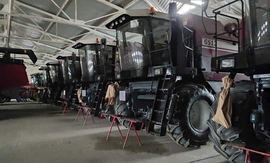 Аграрыі рыхтуюць да зімы мехдвары і тэхніку