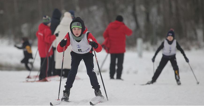 "Хочу быть как Смольский!" Юные лыжники Гродненской области борются за пьедестал "Снежного снайпера"