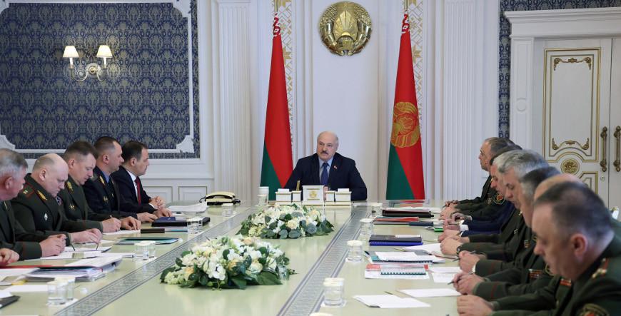 Александр Лукашенко убежден, что ставка на повышение мобильности Вооруженных Сил Беларуси себя оправдала