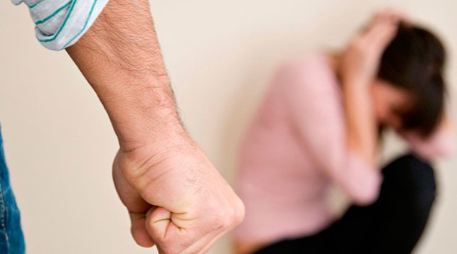 Бьет - не значит любит. Психологи будут работать с мужчинами - семейными агрессорами и на Гродненщине