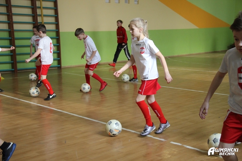 Футбольную академию «Fair Play» в Ошмянах посетили инструкторы УЕФА (+Видео)