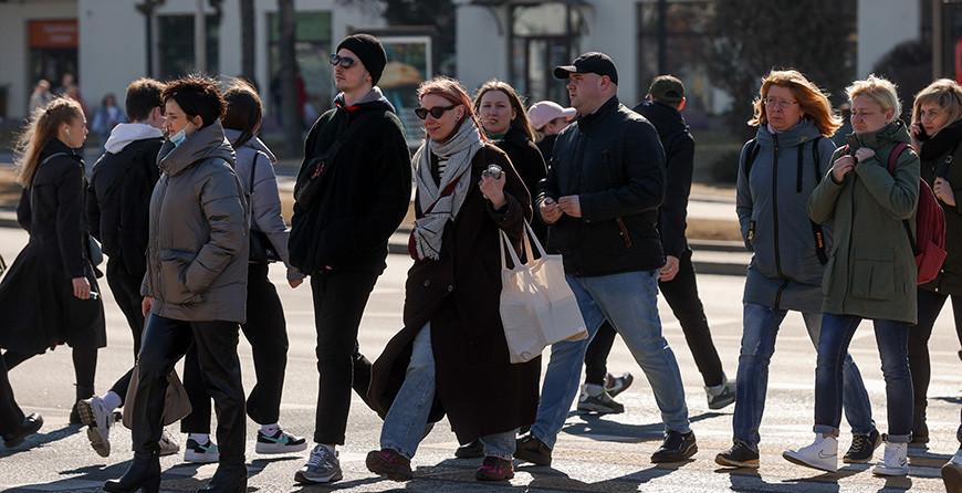 Впереди длинные выходные. Как белорусы будут работать в ноябре
