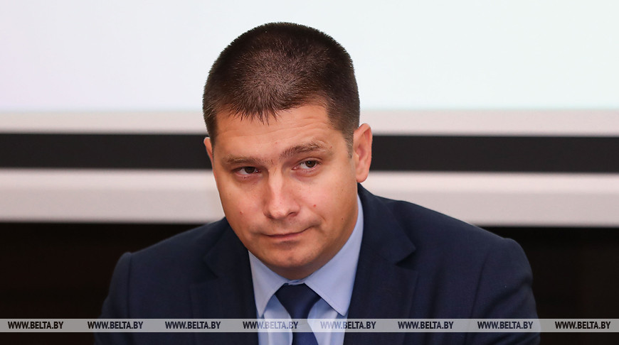 Нацкомиссия по правам ребенка встретится с семьей, где дети больше месяца не ходят в школу
