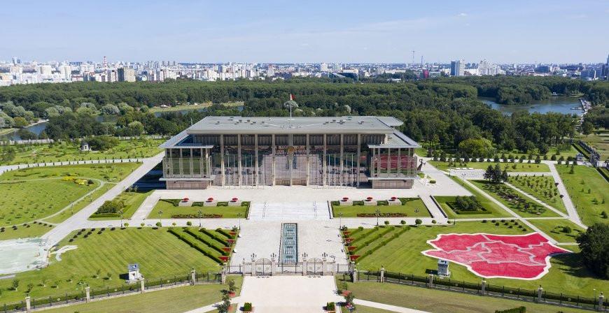 Александр Лукашенко собрал совещание по вопросам перераспределения полномочий между органами власти