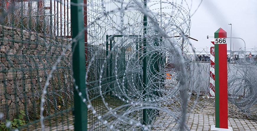 Туск заявил, что Польша закрывает границы с Беларусью